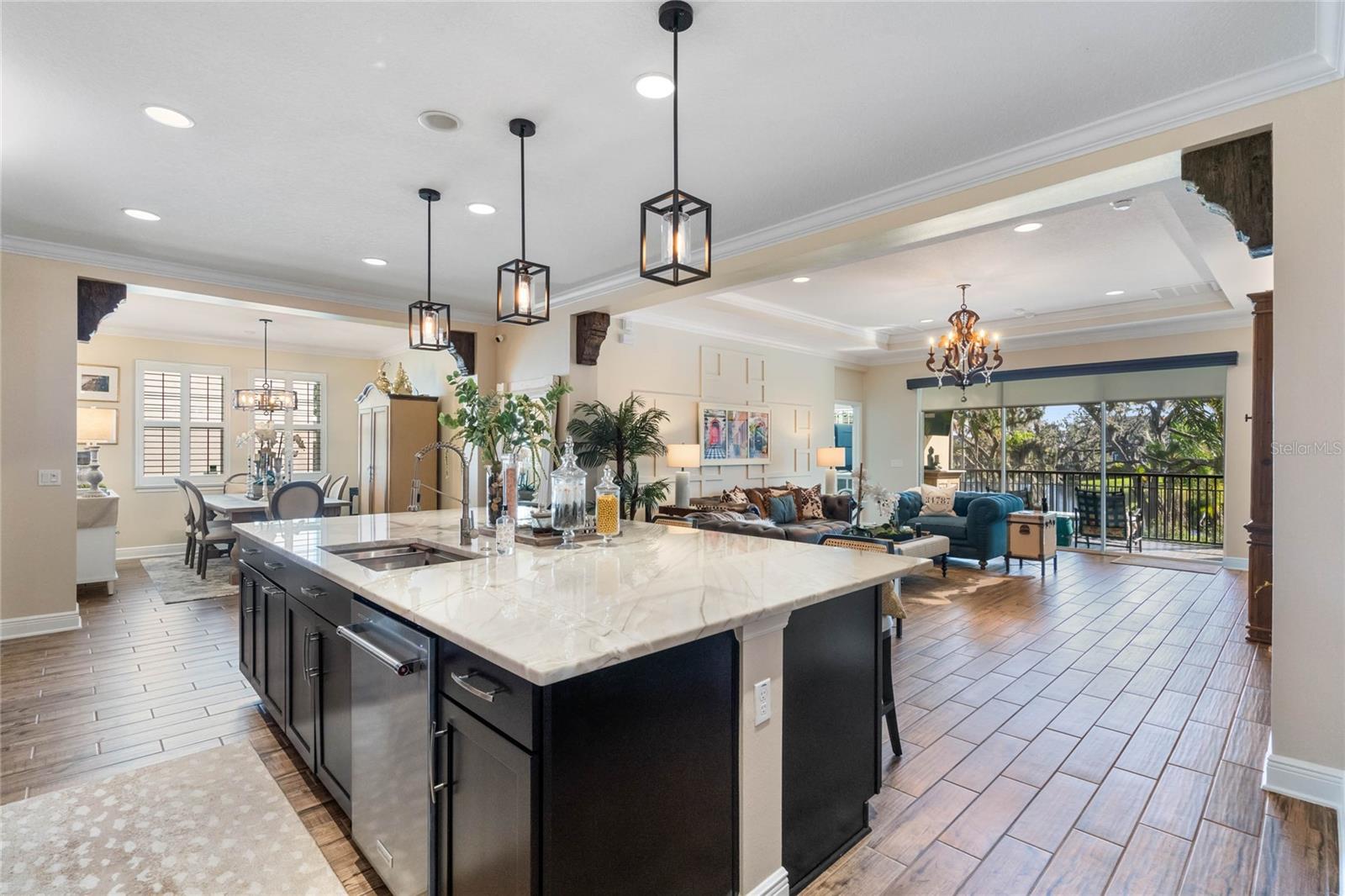 15948 CITRUS KNOLL DR