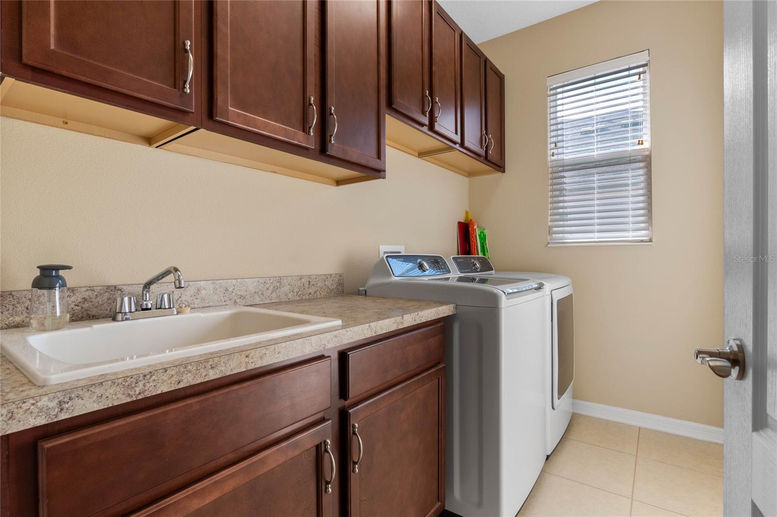 15993 JOHNS LAKE OVERLOOK DR