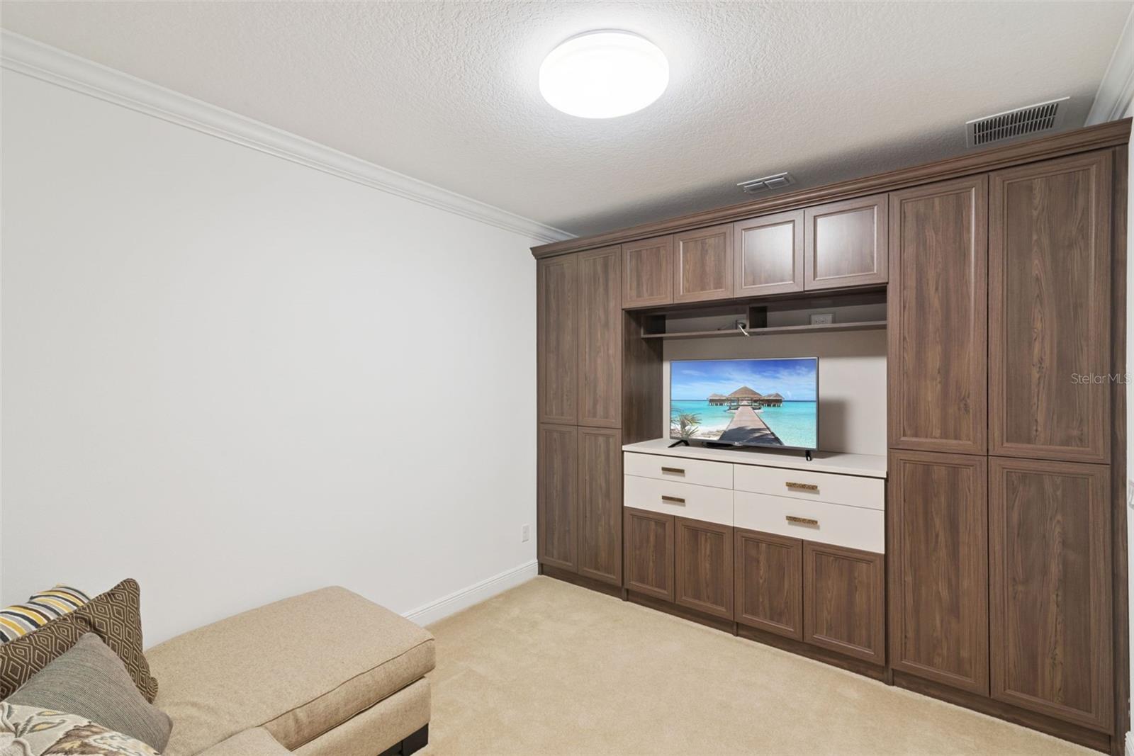 15976 CITRUS KNOLL DR