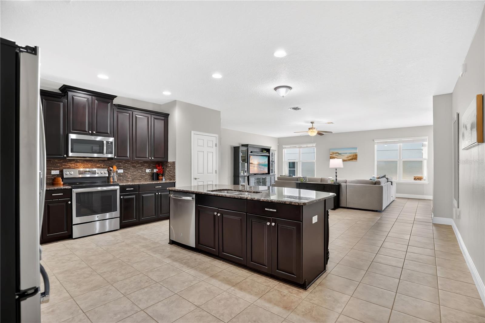 402 EGRET PLACE DR