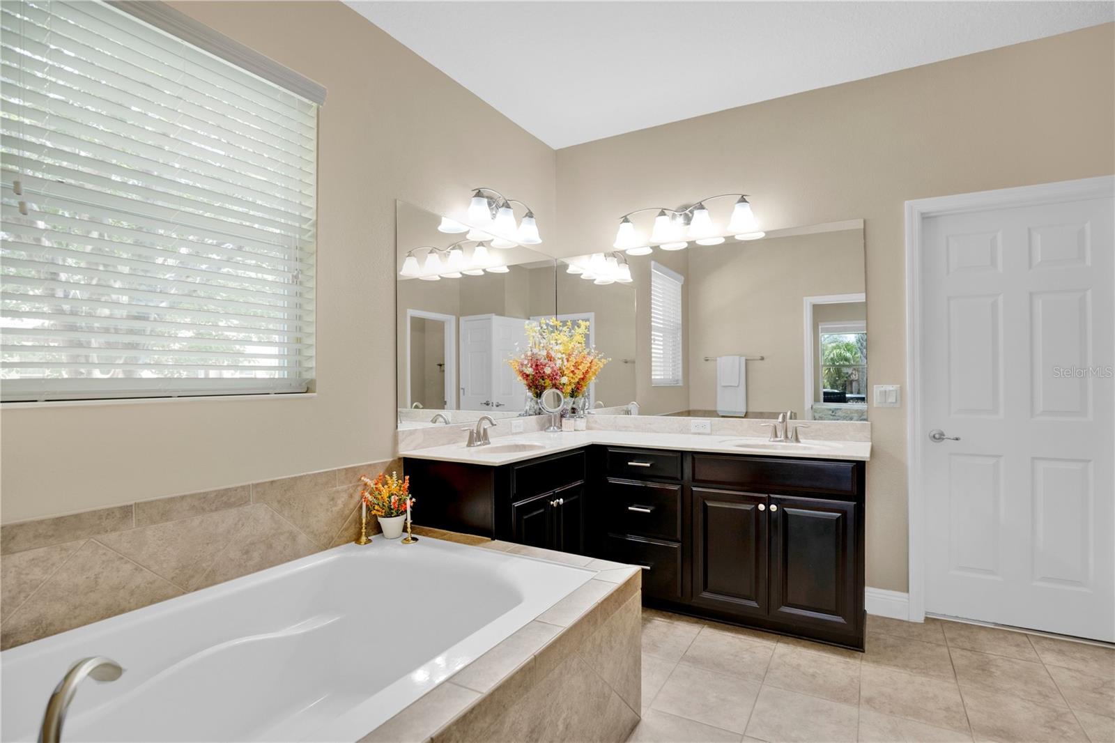 402 EGRET PLACE DR