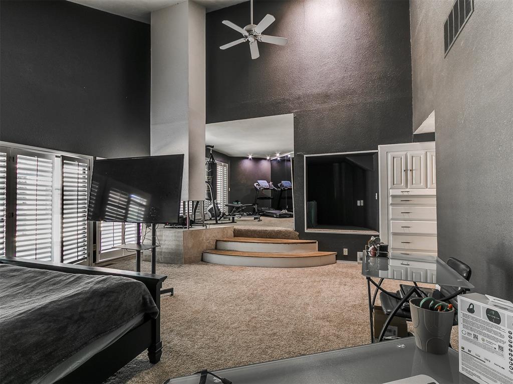 913 Oak Tree Drive