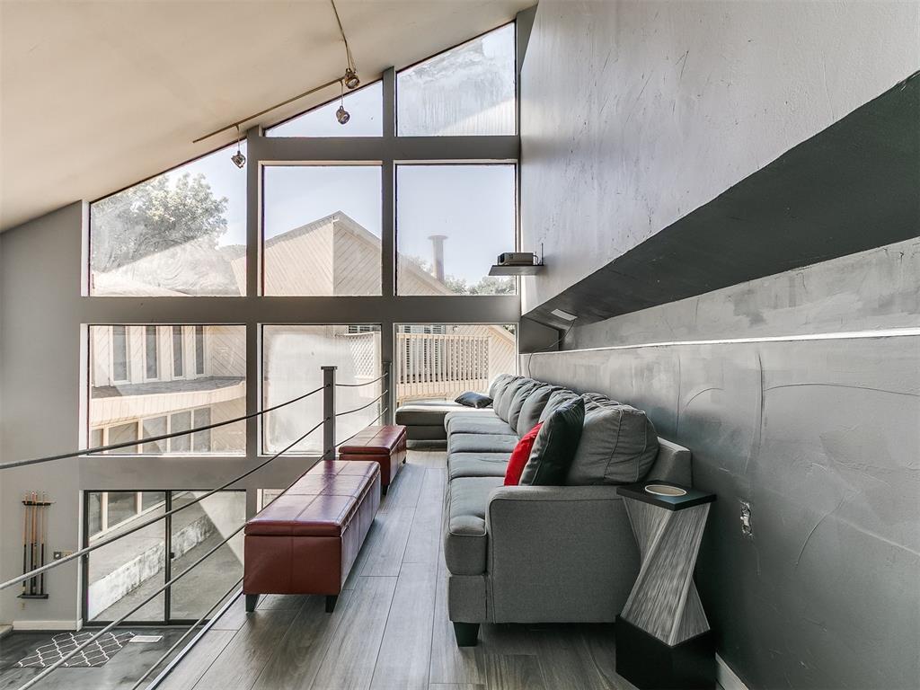 913 Oak Tree Drive