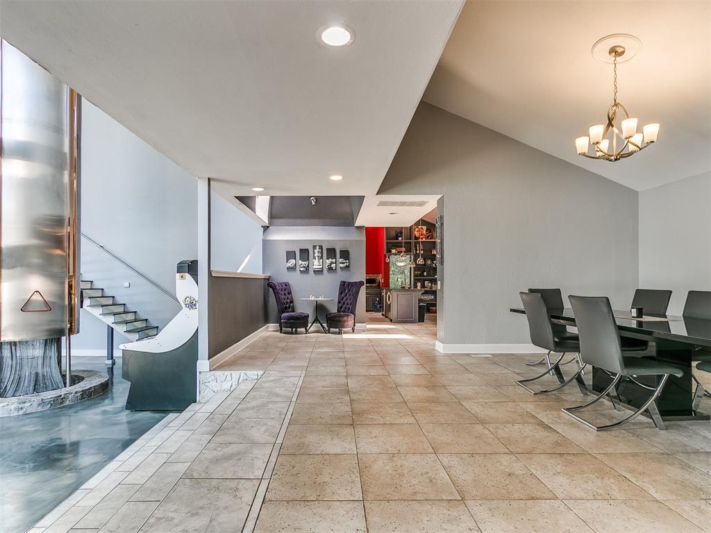 913 Oak Tree Drive