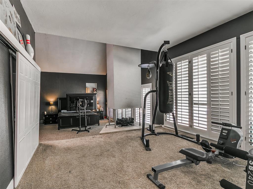 913 Oak Tree Drive