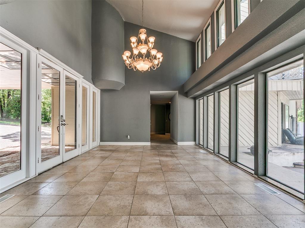 913 Oak Tree Drive