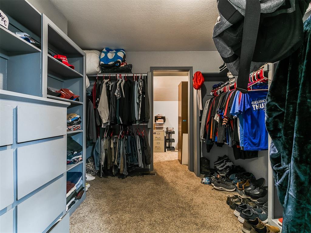 913 Oak Tree Drive