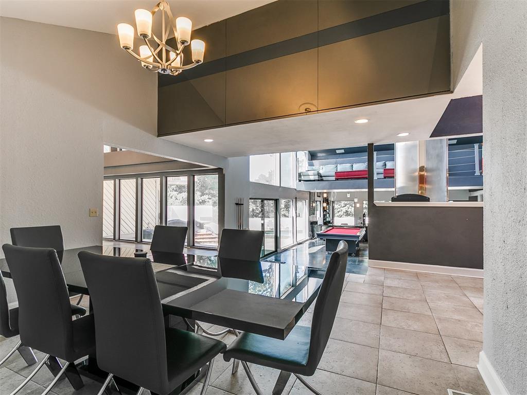913 Oak Tree Drive