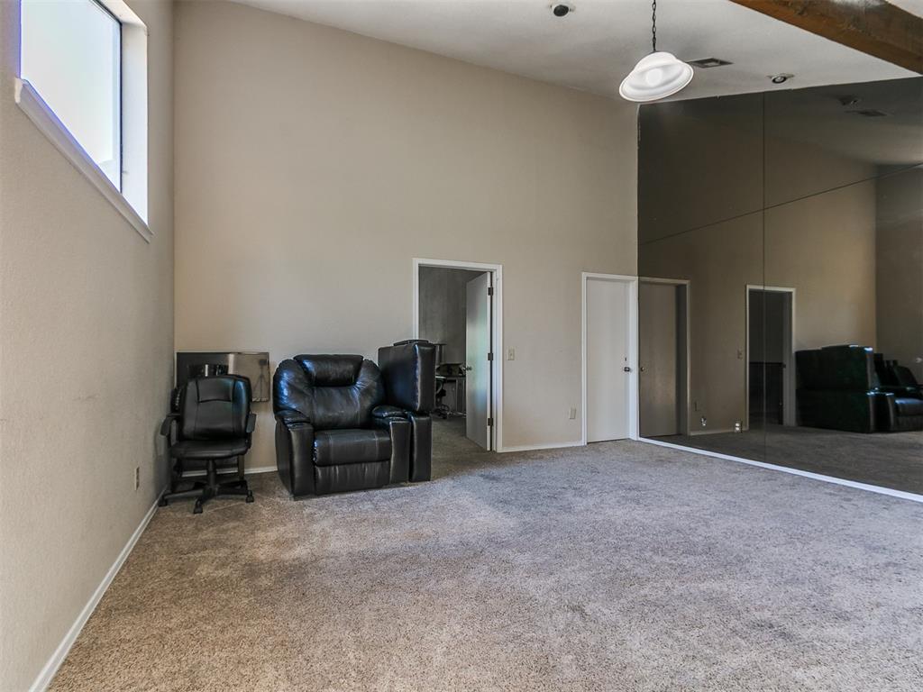 913 Oak Tree Drive