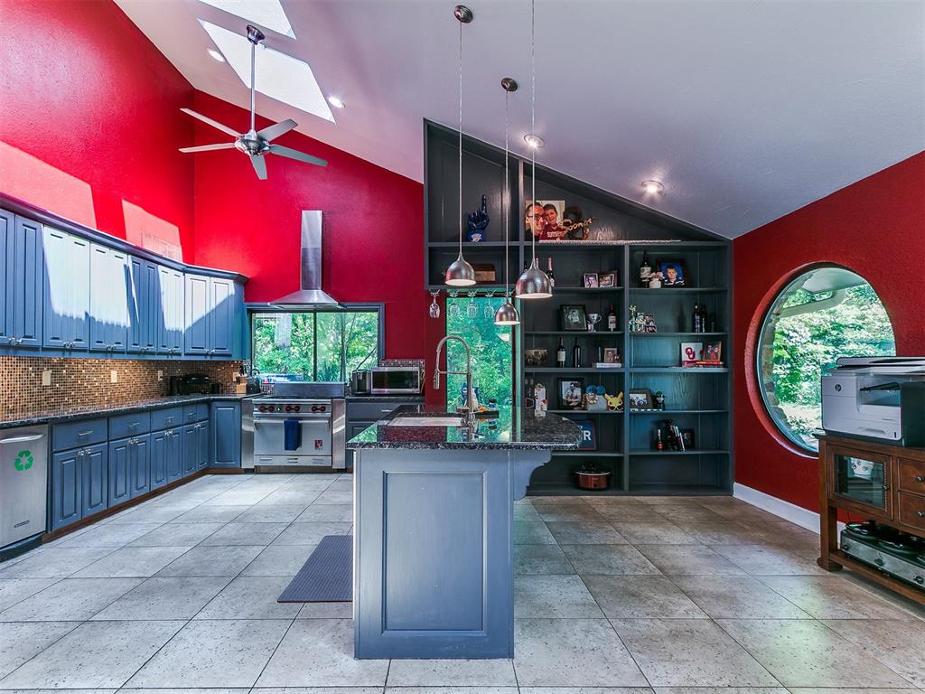 913 Oak Tree Drive