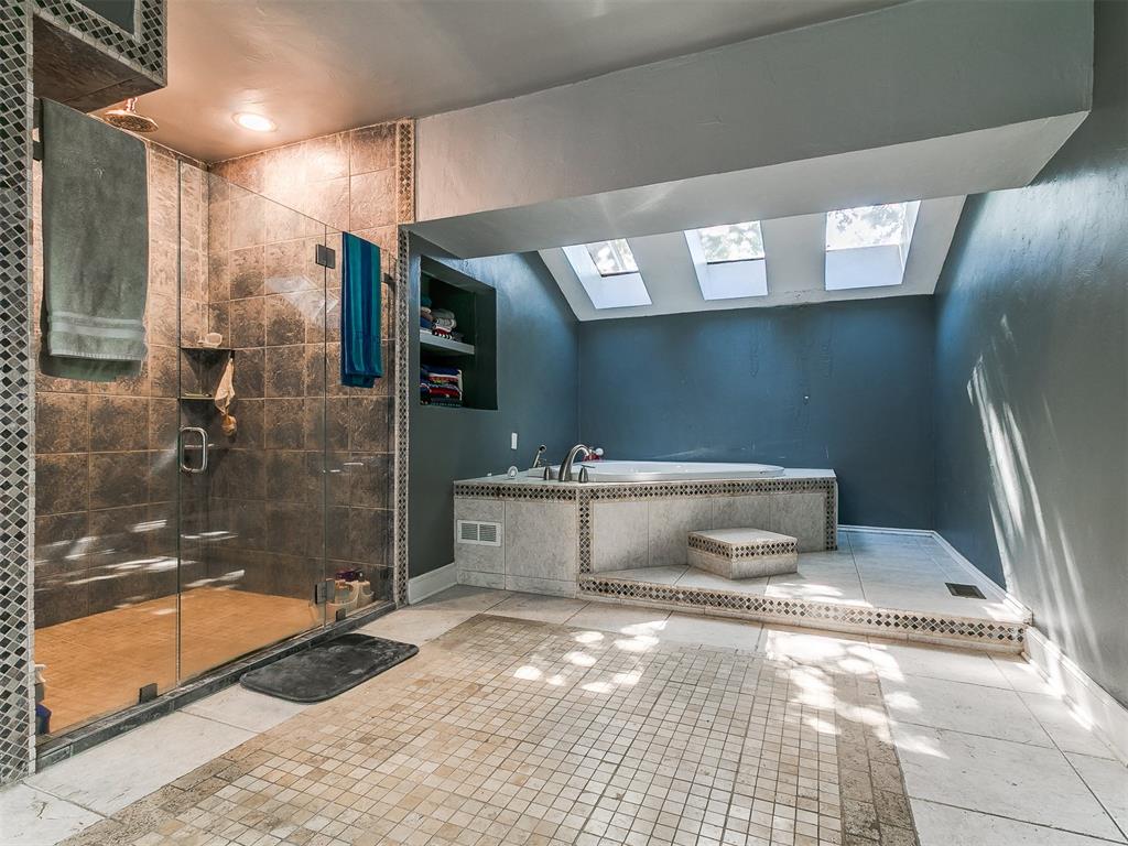 913 Oak Tree Drive
