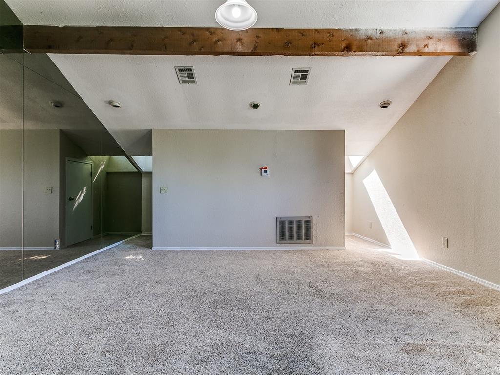 913 Oak Tree Drive