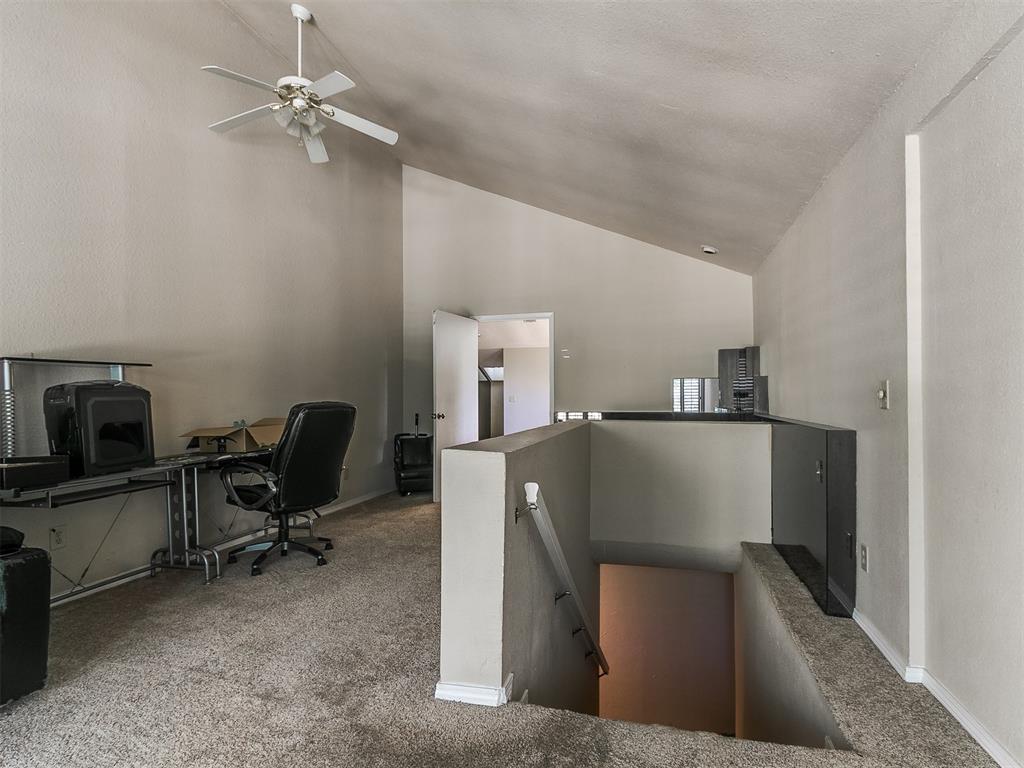 913 Oak Tree Drive