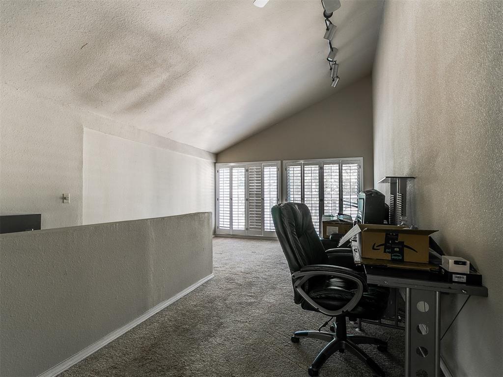 913 Oak Tree Drive