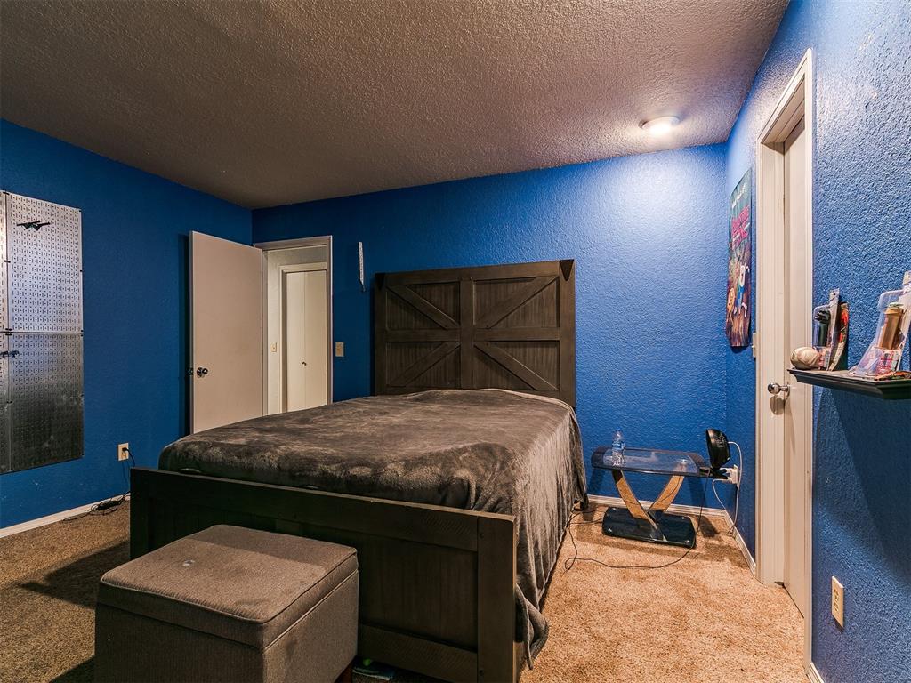 913 Oak Tree Drive