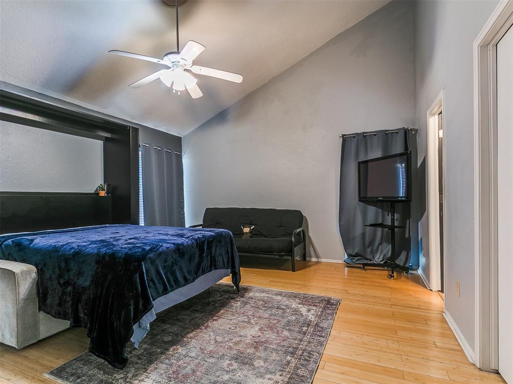 913 Oak Tree Drive
