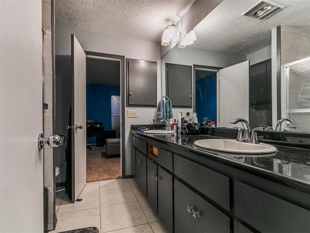 913 Oak Tree Drive