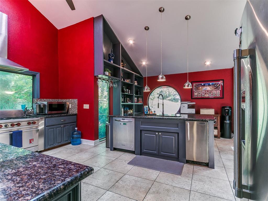 913 Oak Tree Drive