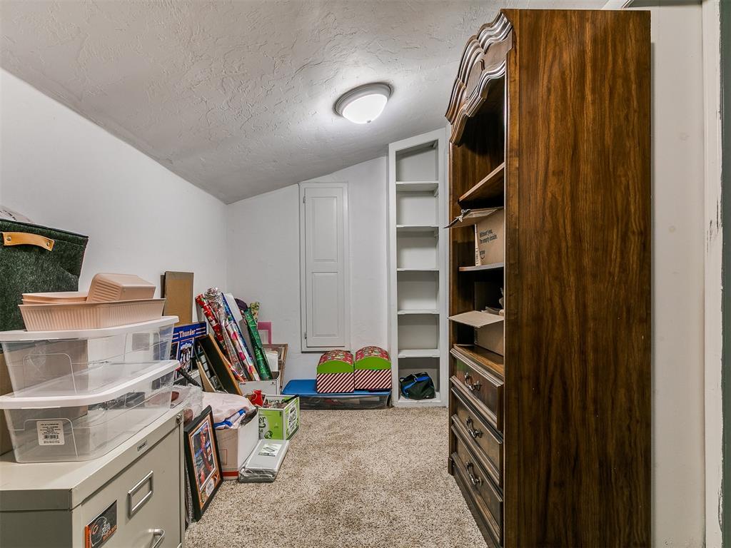 913 Oak Tree Drive