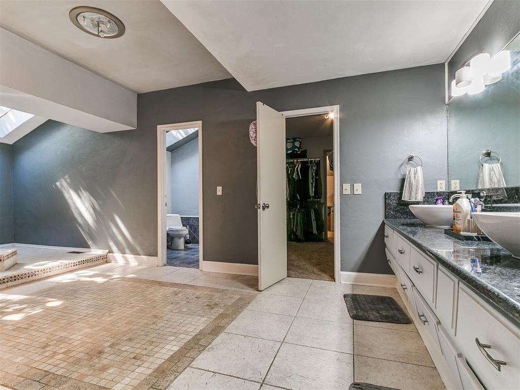 913 Oak Tree Drive