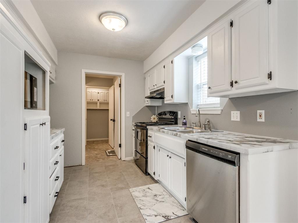 8414 S Douglas Avenue