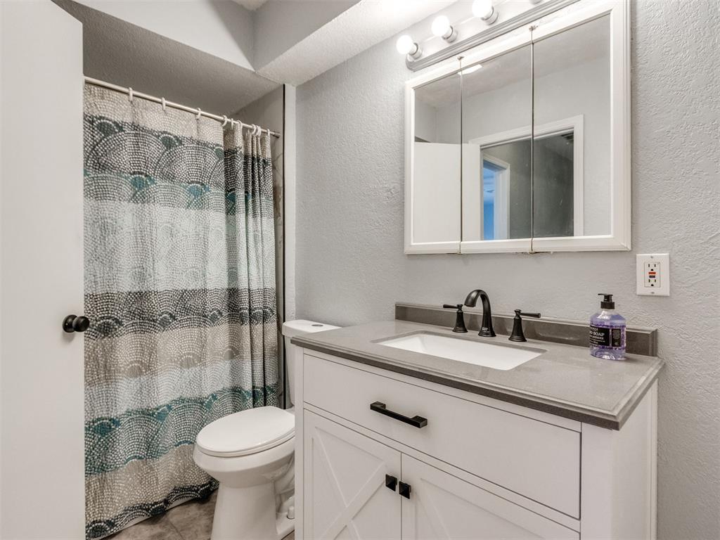 8414 S Douglas Avenue