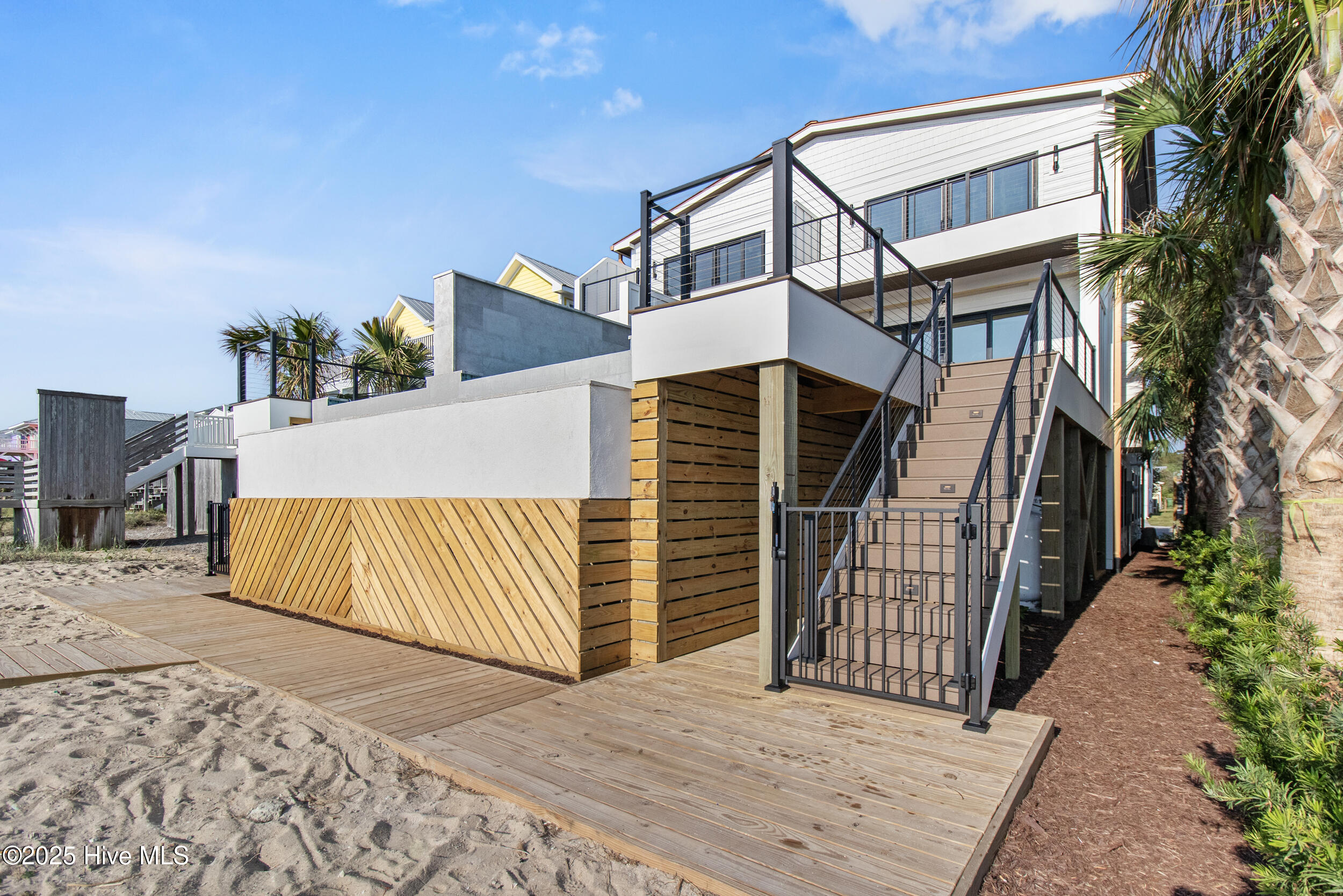 605 Fort Fisher Boulevard S, Kure Beach