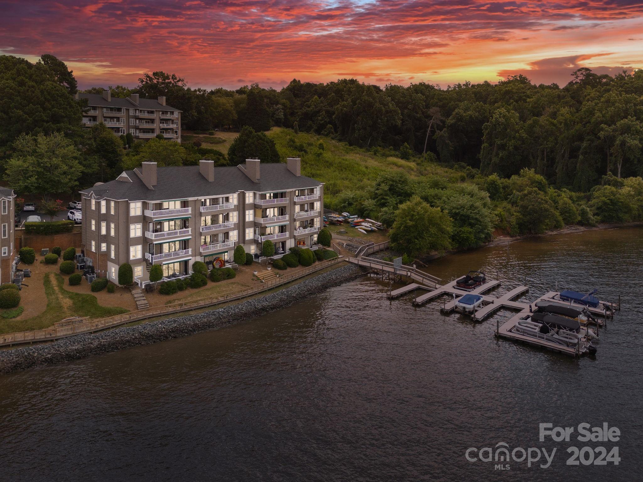 7340 Lakefront Drive Unit: 4