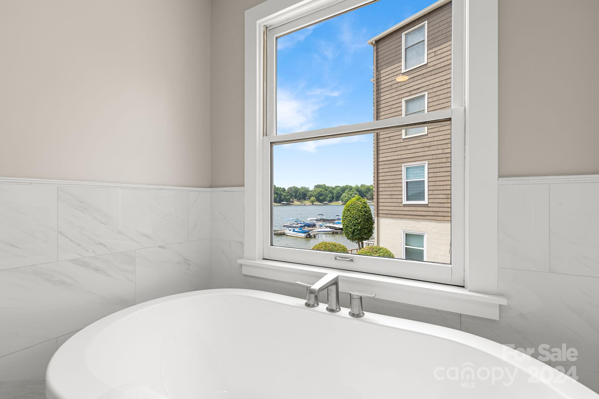 7340 Lakefront Drive Unit: 4