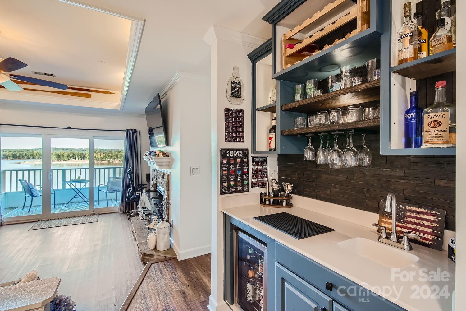 9709 Emerald Point Drive Unit: 12