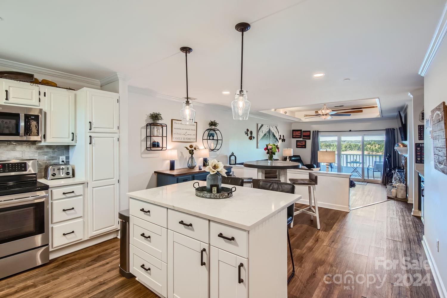 9709 Emerald Point Drive Unit: 12