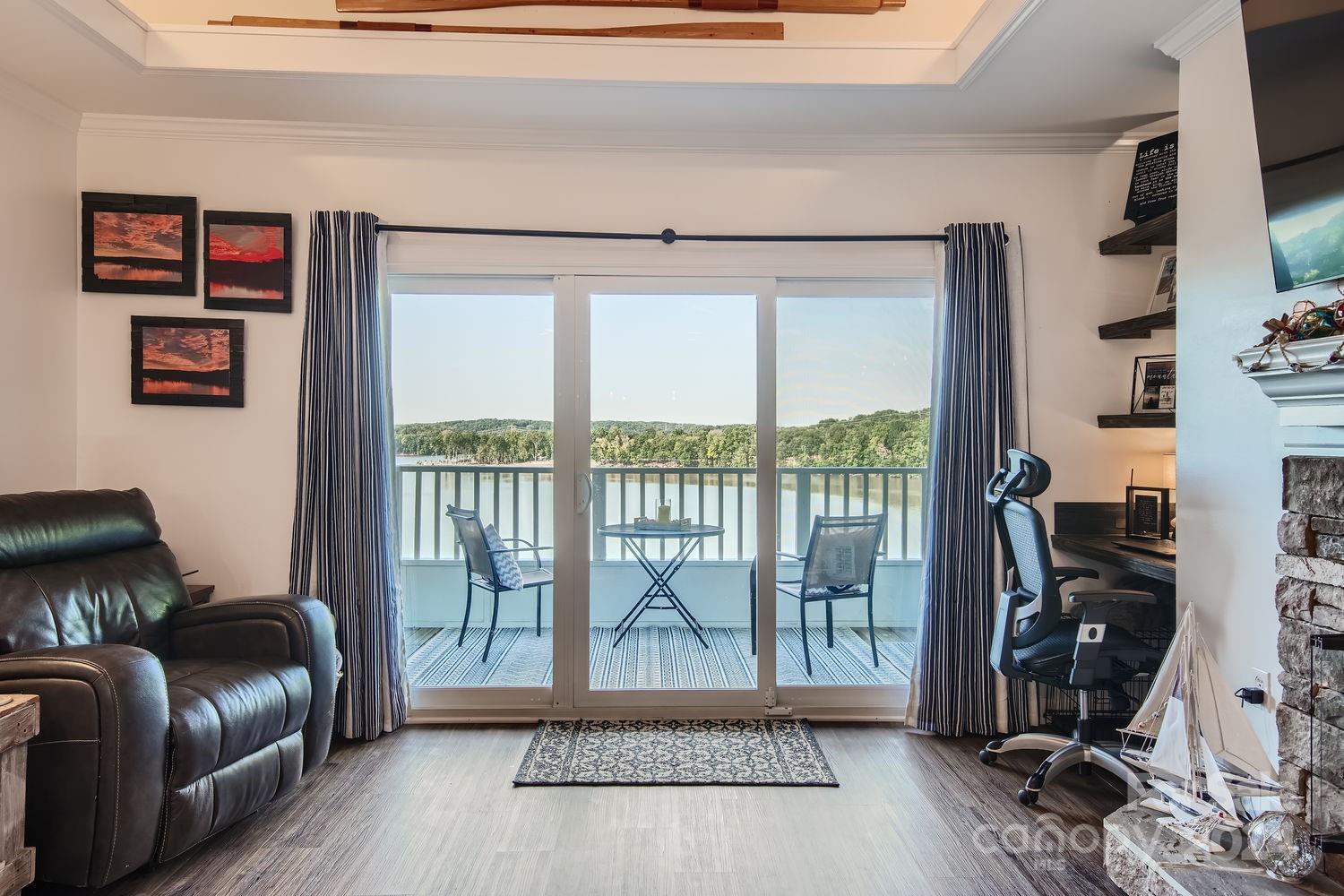 9709 Emerald Point Drive Unit: 12