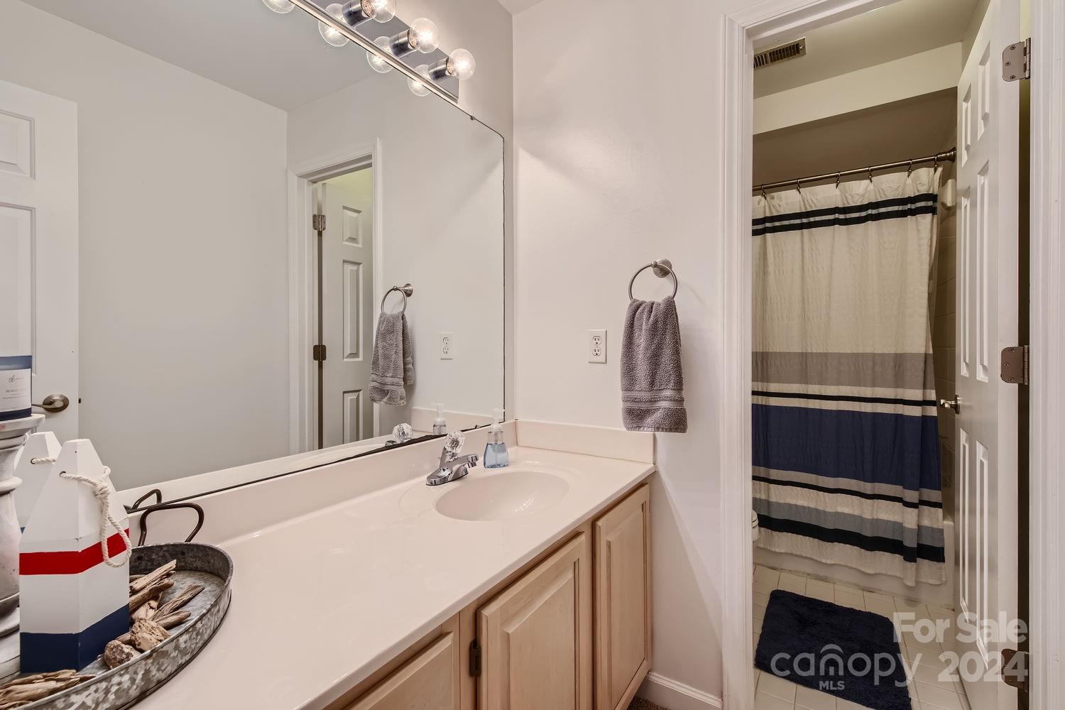 9709 Emerald Point Drive Unit: 12