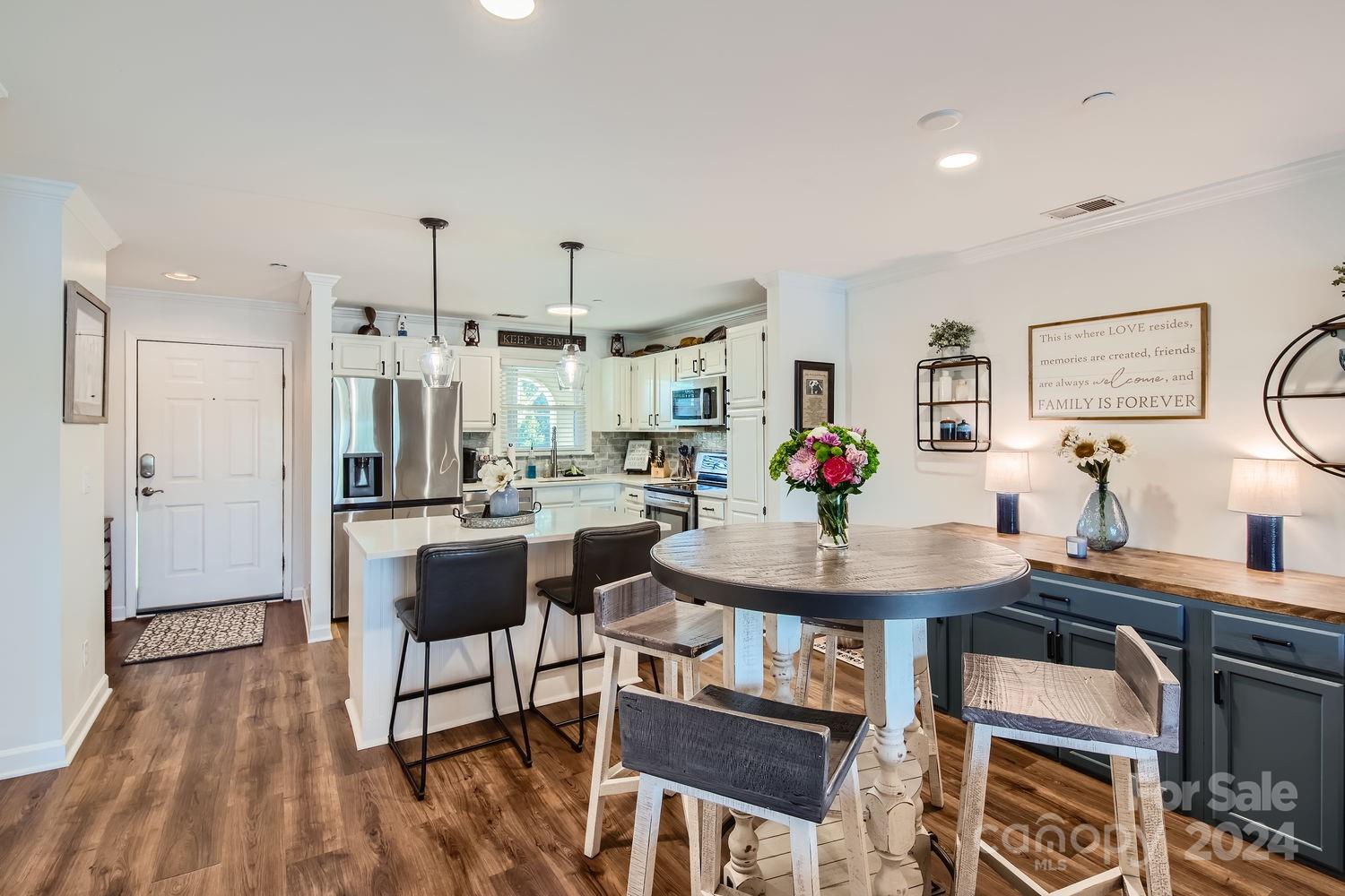 9709 Emerald Point Drive Unit: 12