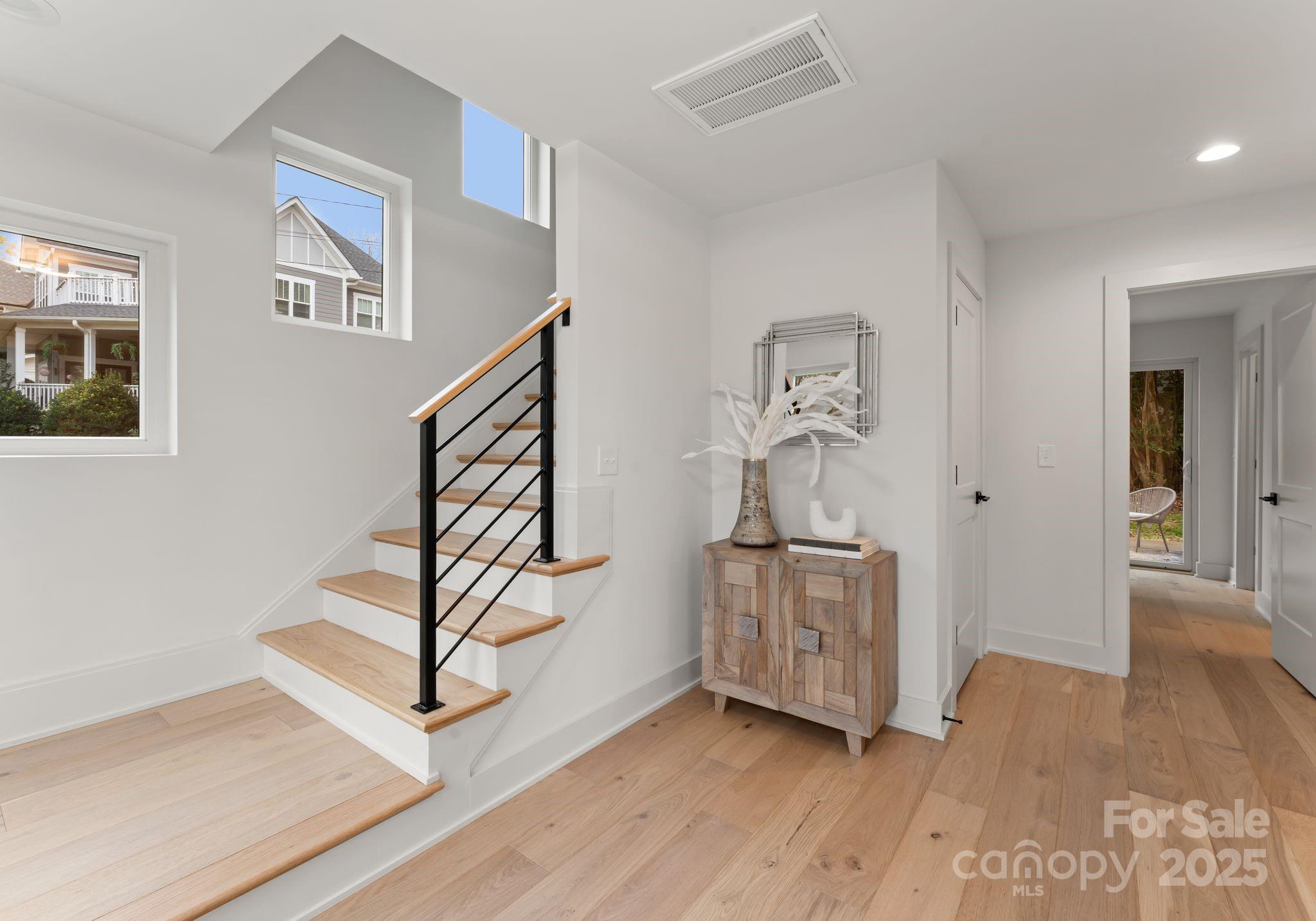 2911 Hilliard Drive