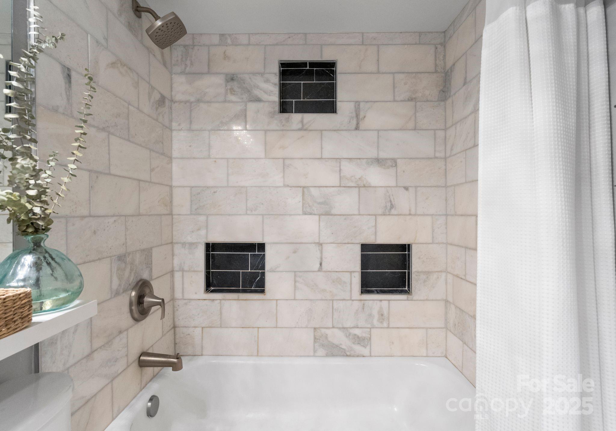 529 N Graham Street Unit: 2G