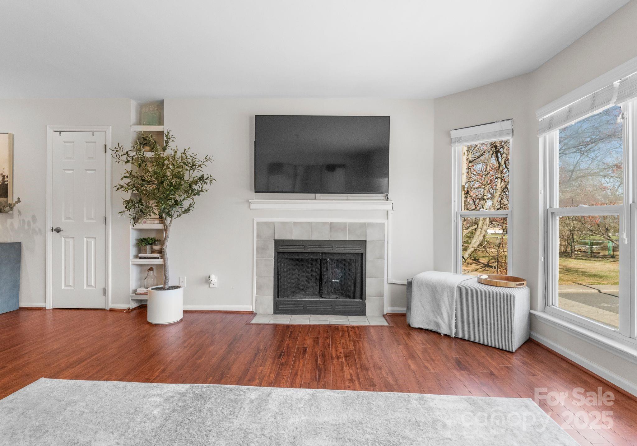 529 N Graham Street Unit: 2G