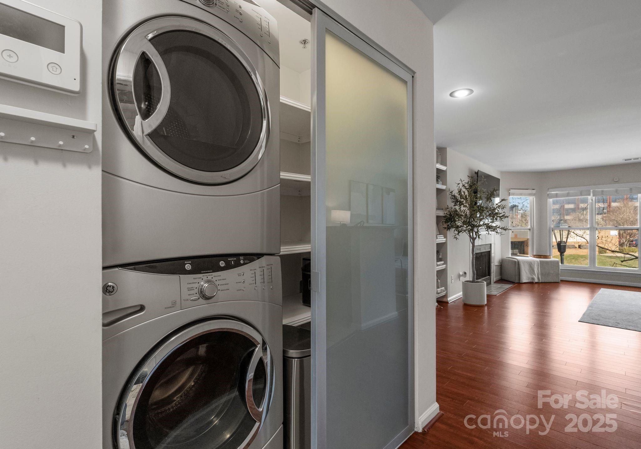 529 N Graham Street Unit: 2G