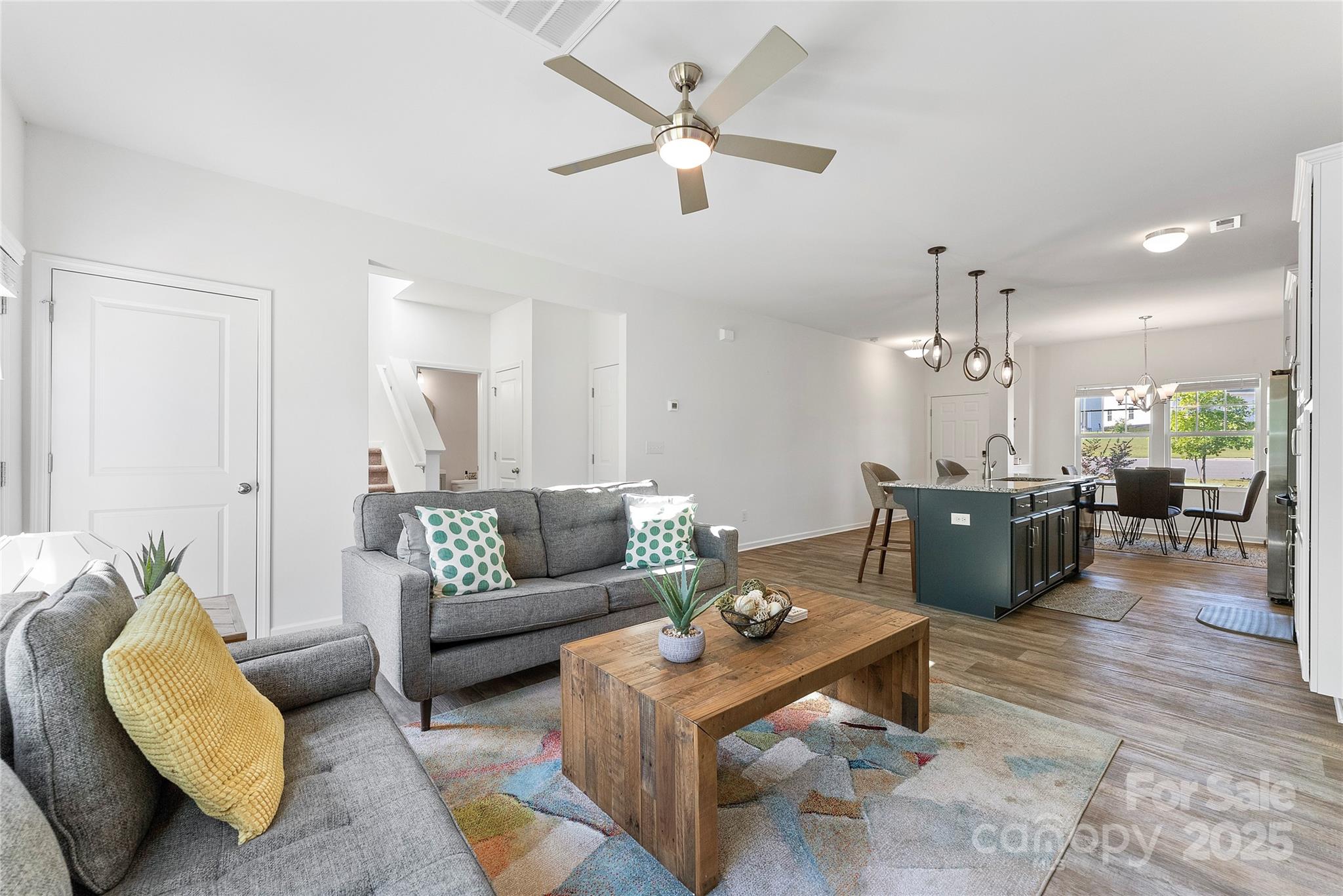548 Dutch White Drive