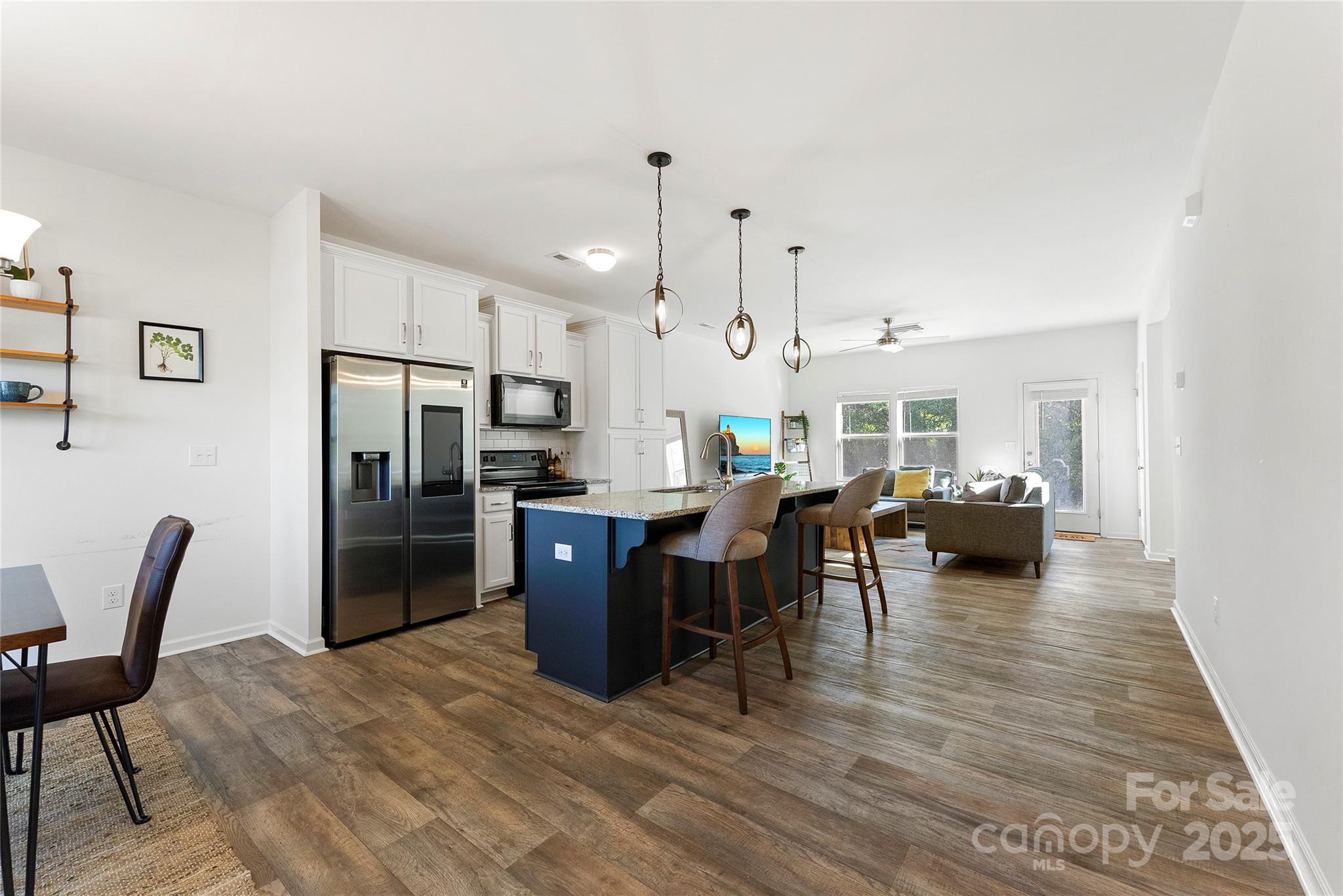 548 Dutch White Drive