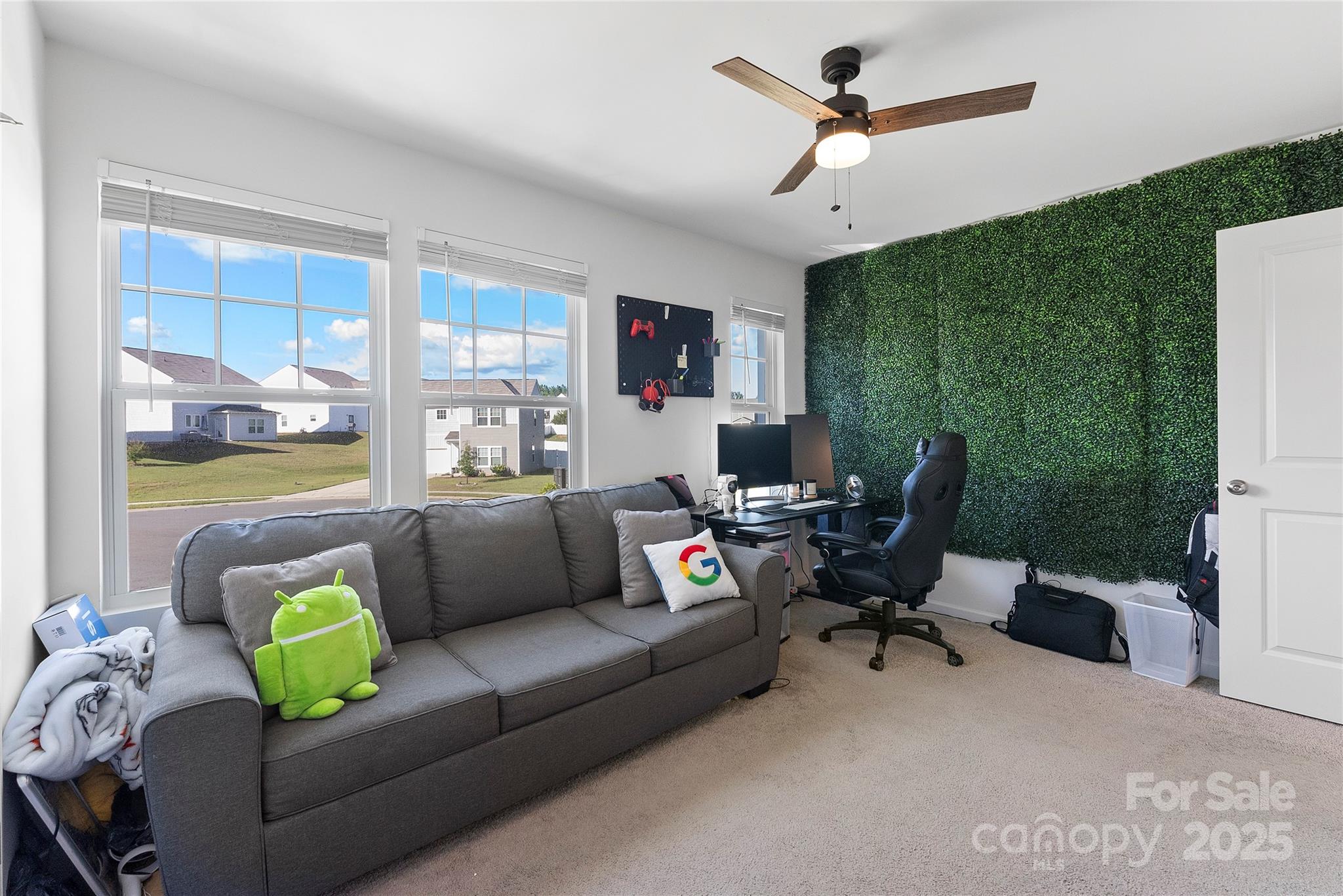 548 Dutch White Drive