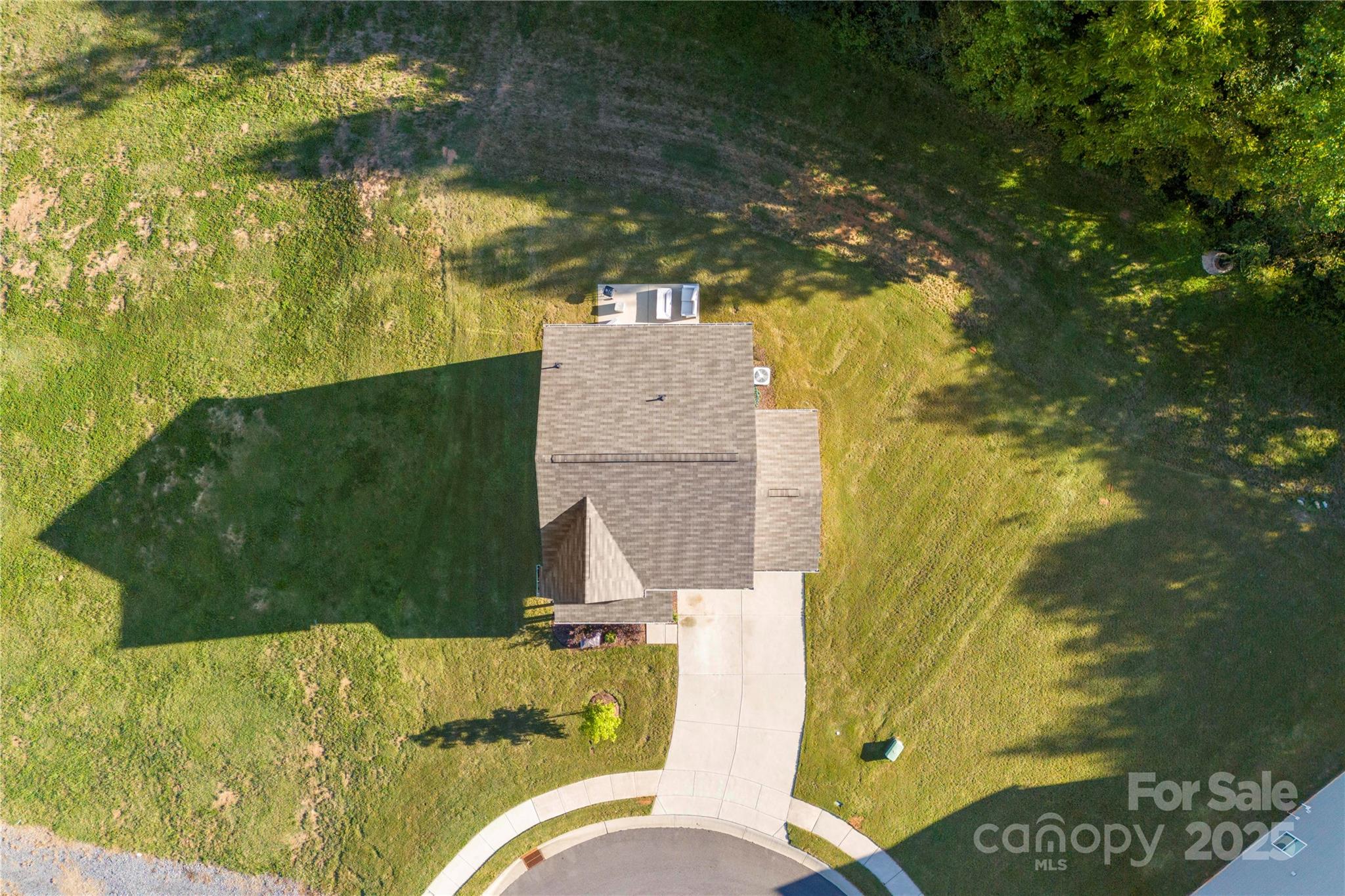 548 Dutch White Drive