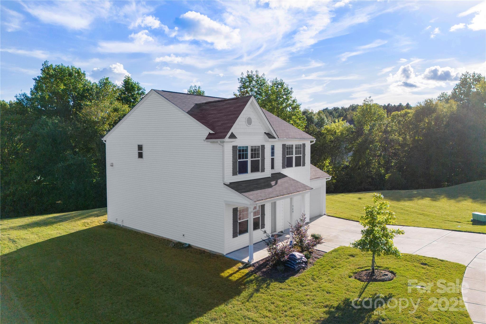 548 Dutch White Drive