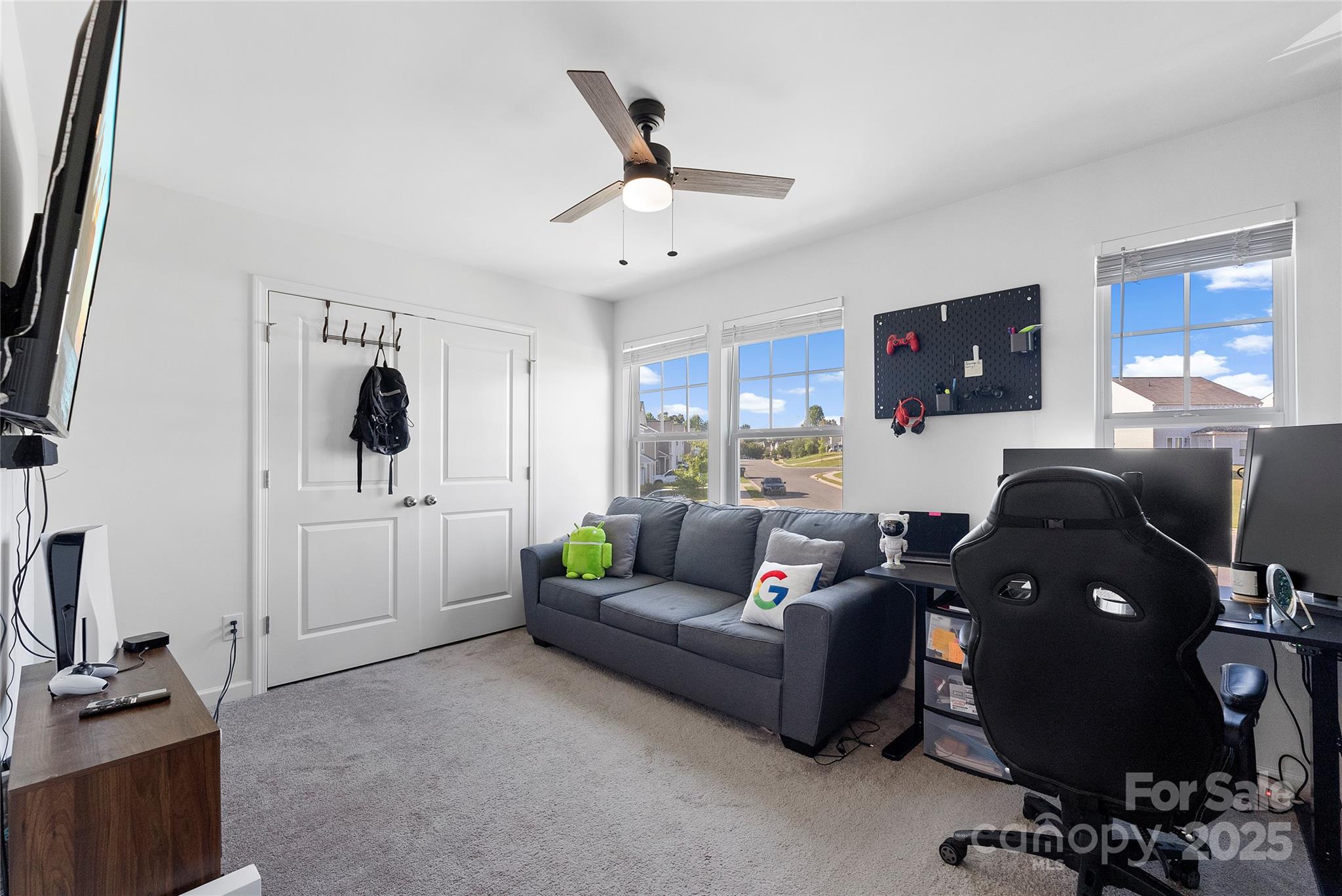 548 Dutch White Drive