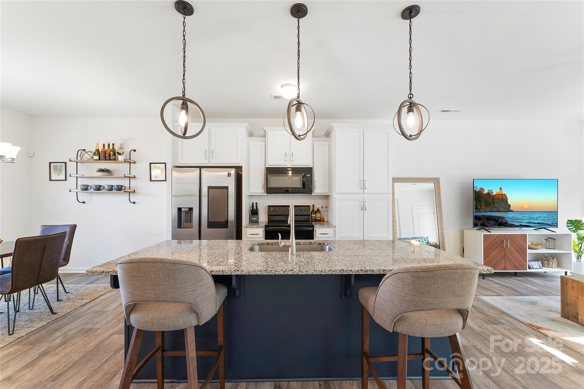 548 Dutch White Drive