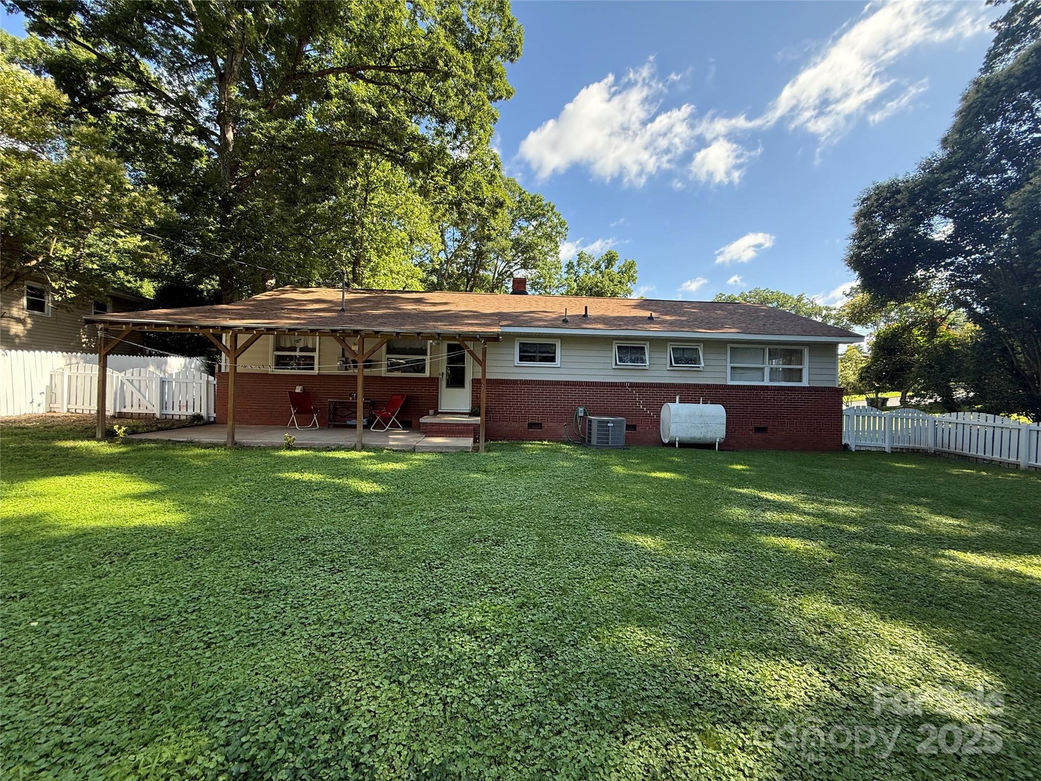 708 East Street Unit: 8,9
