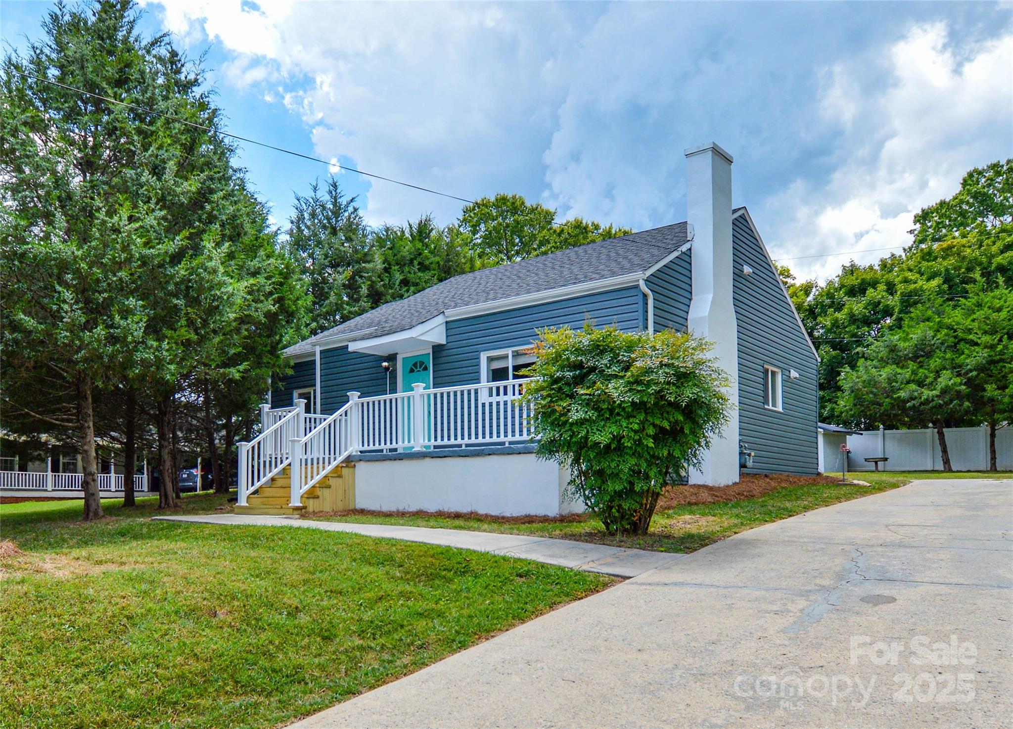 1312 Dogwood Avenue