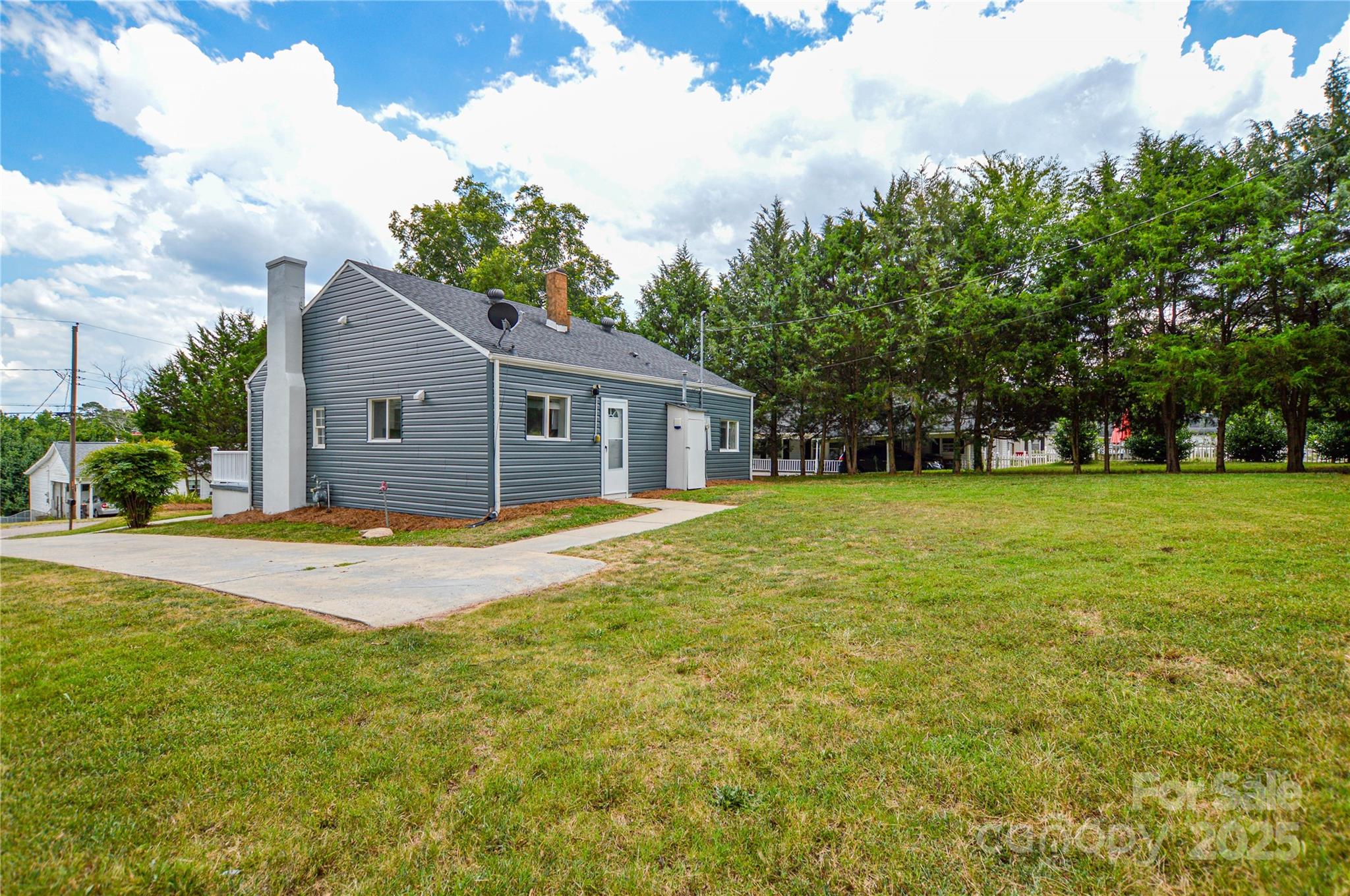1312 Dogwood Avenue