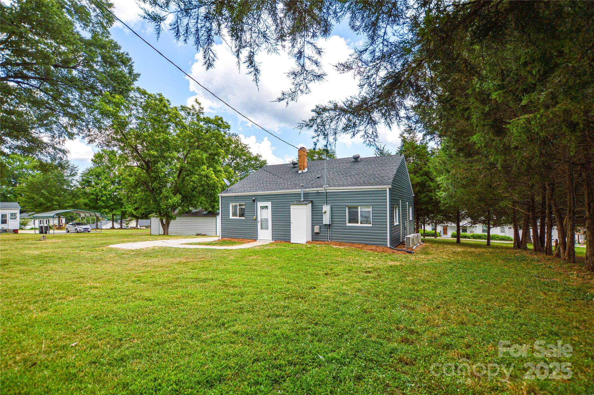 1312 Dogwood Avenue