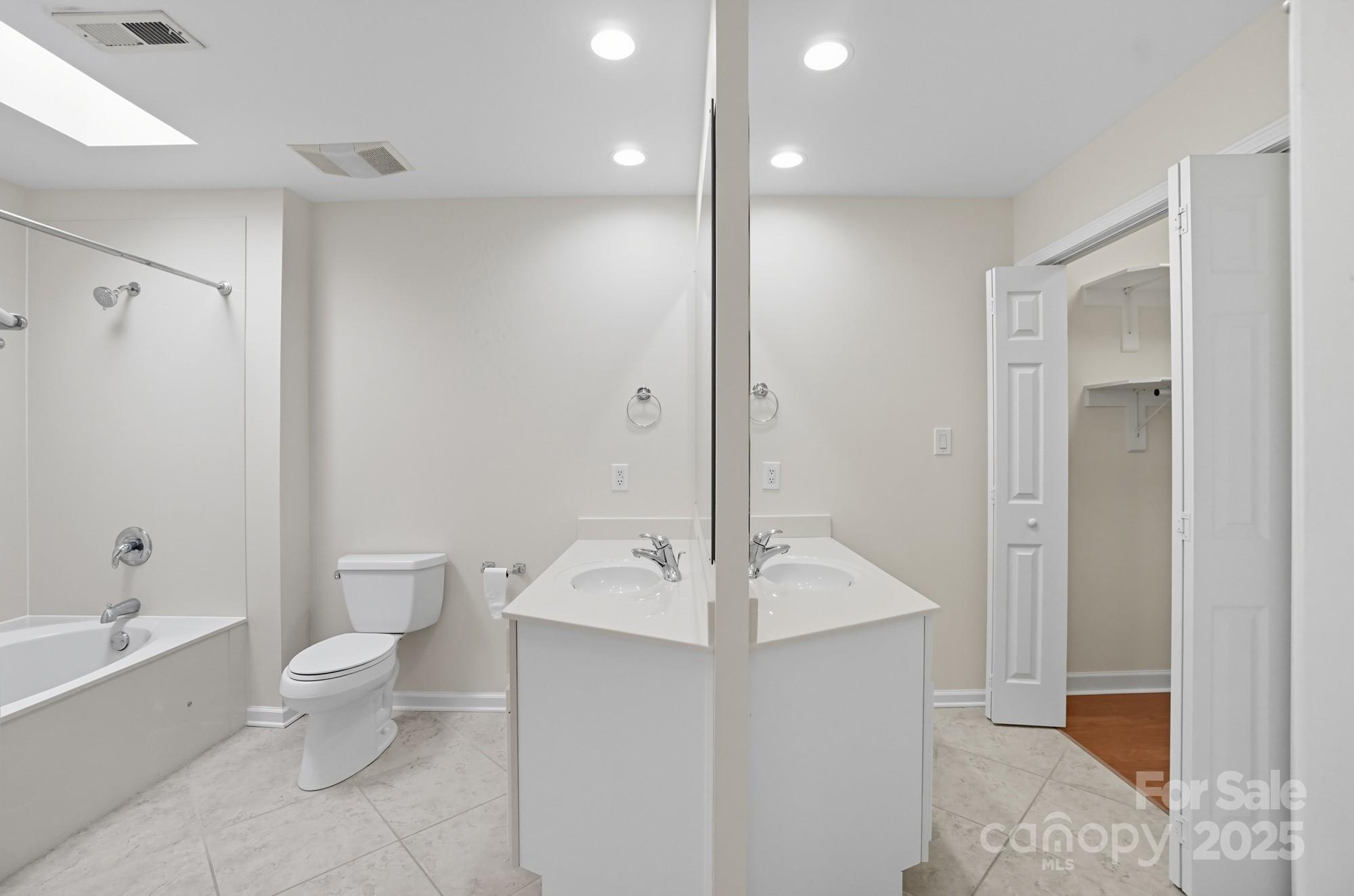 9221 N Vicksburg Park Court